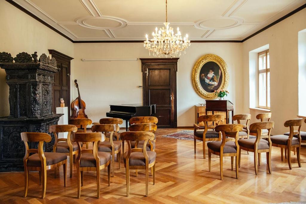 Schlossgut Tunzenberg Mengkofen Luaran gambar
